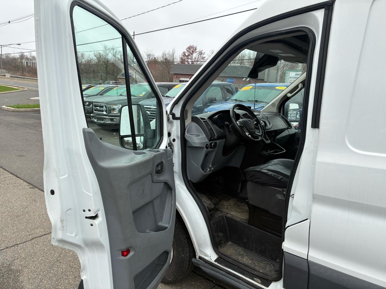 Ford Transit 250 Van Med. Roof w/Sliding Pass. 148-in. WB 2015