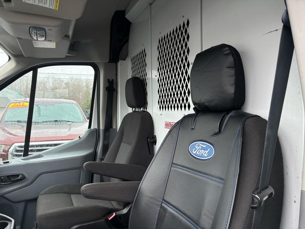 Ford Transit 250 Van Med. Roof w/Sliding Pass. 148-in. WB 2015