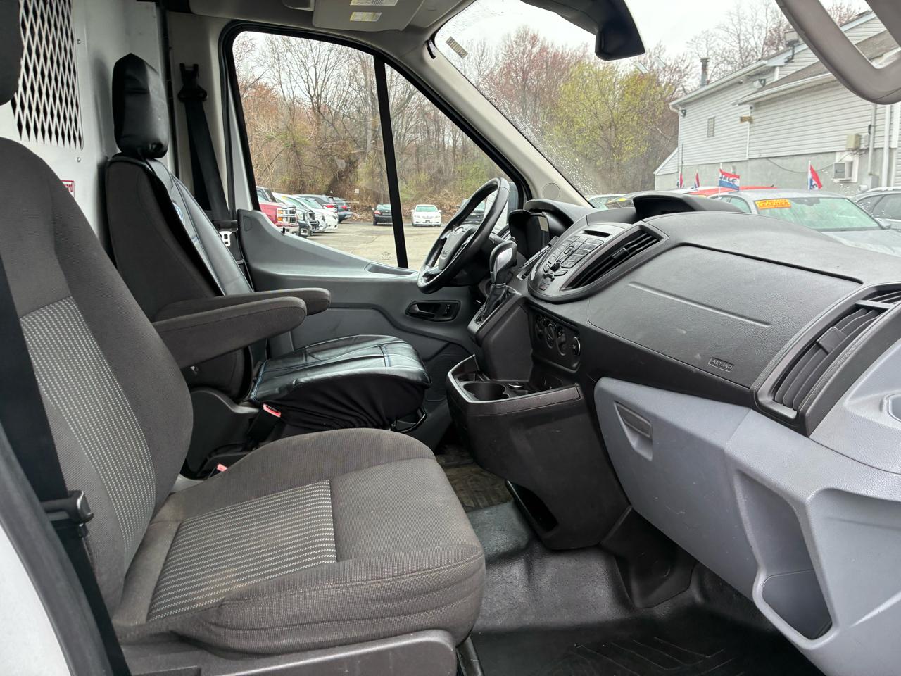 Ford Transit 250 Van Med. Roof w/Sliding Pass. 148-in. WB 2015