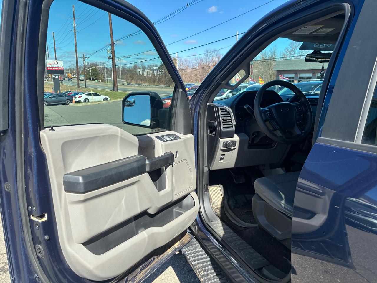 Ford F-150 XL SuperCrew 5.5-ft. Bed 4WD 2015