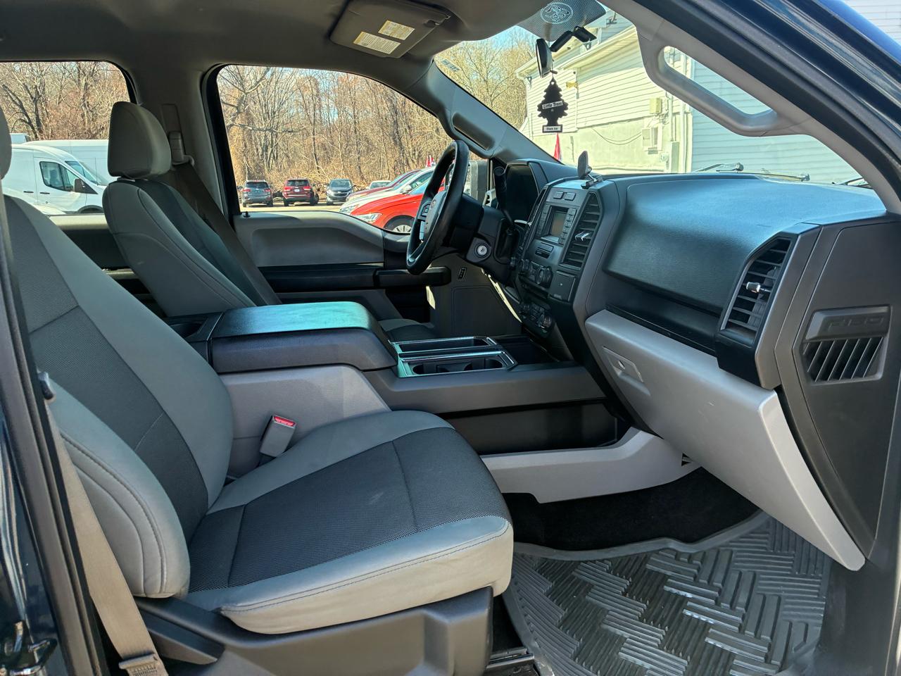Ford F-150 XL SuperCrew 5.5-ft. Bed 4WD 2015