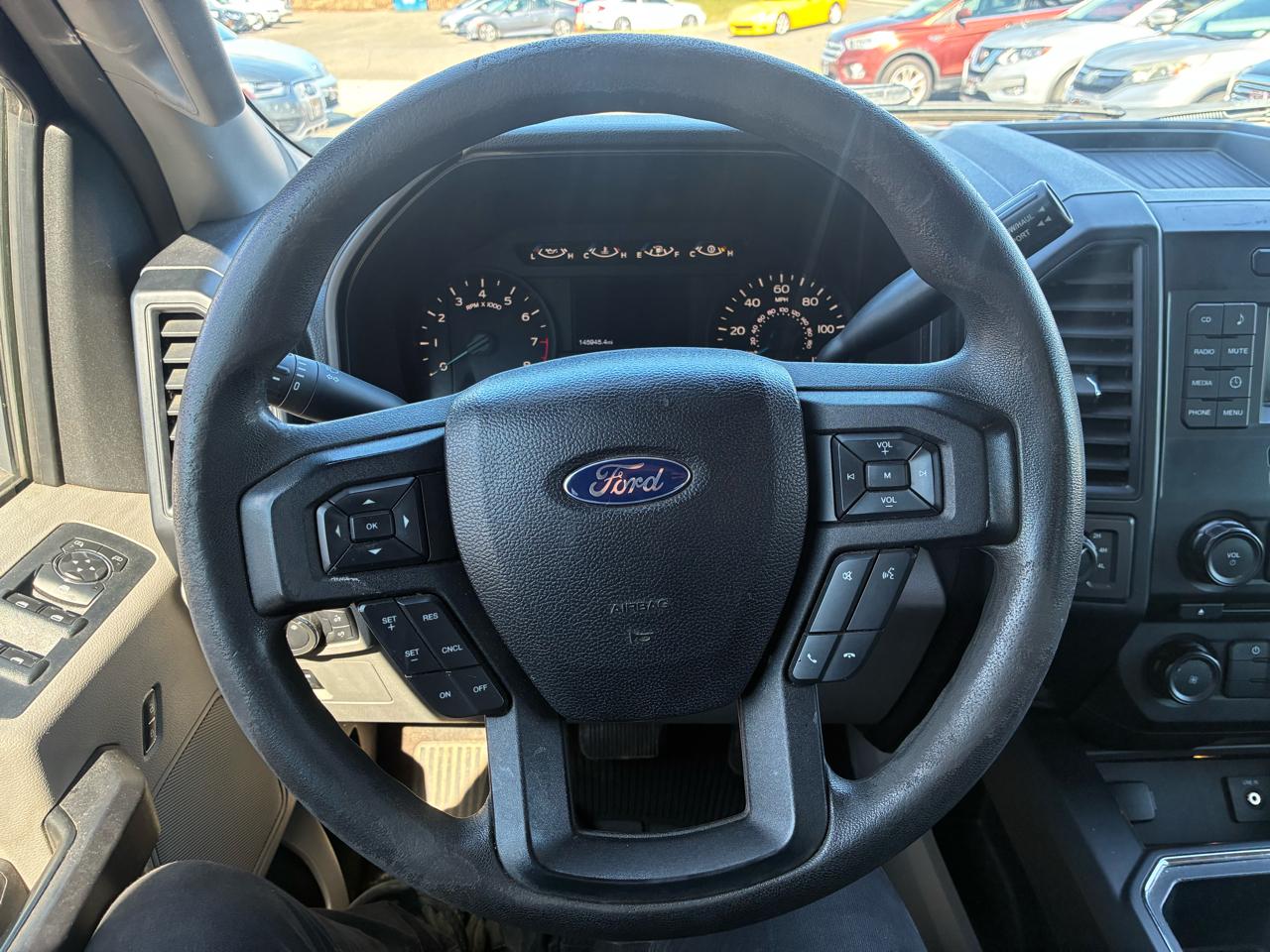 Ford F-150 XL SuperCrew 5.5-ft. Bed 4WD 2015