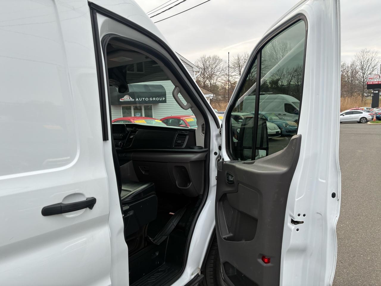 Ford Transit 150 Van Med. Roof w/Sliding Pass. 130-in. WB 2020