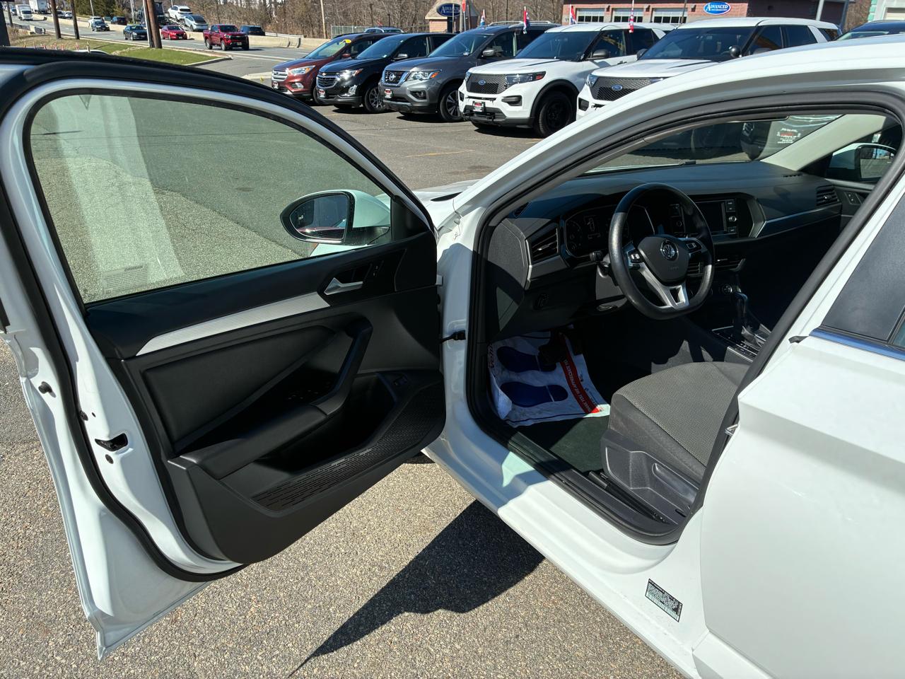 Volkswagen Jetta 1.4T S 8A 2020