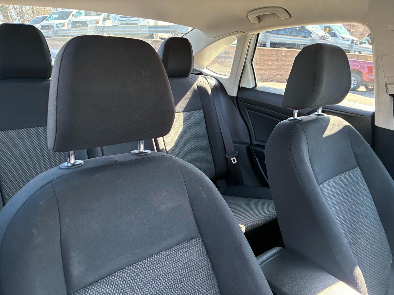 Volkswagen Jetta 1.4T S 8A 2020