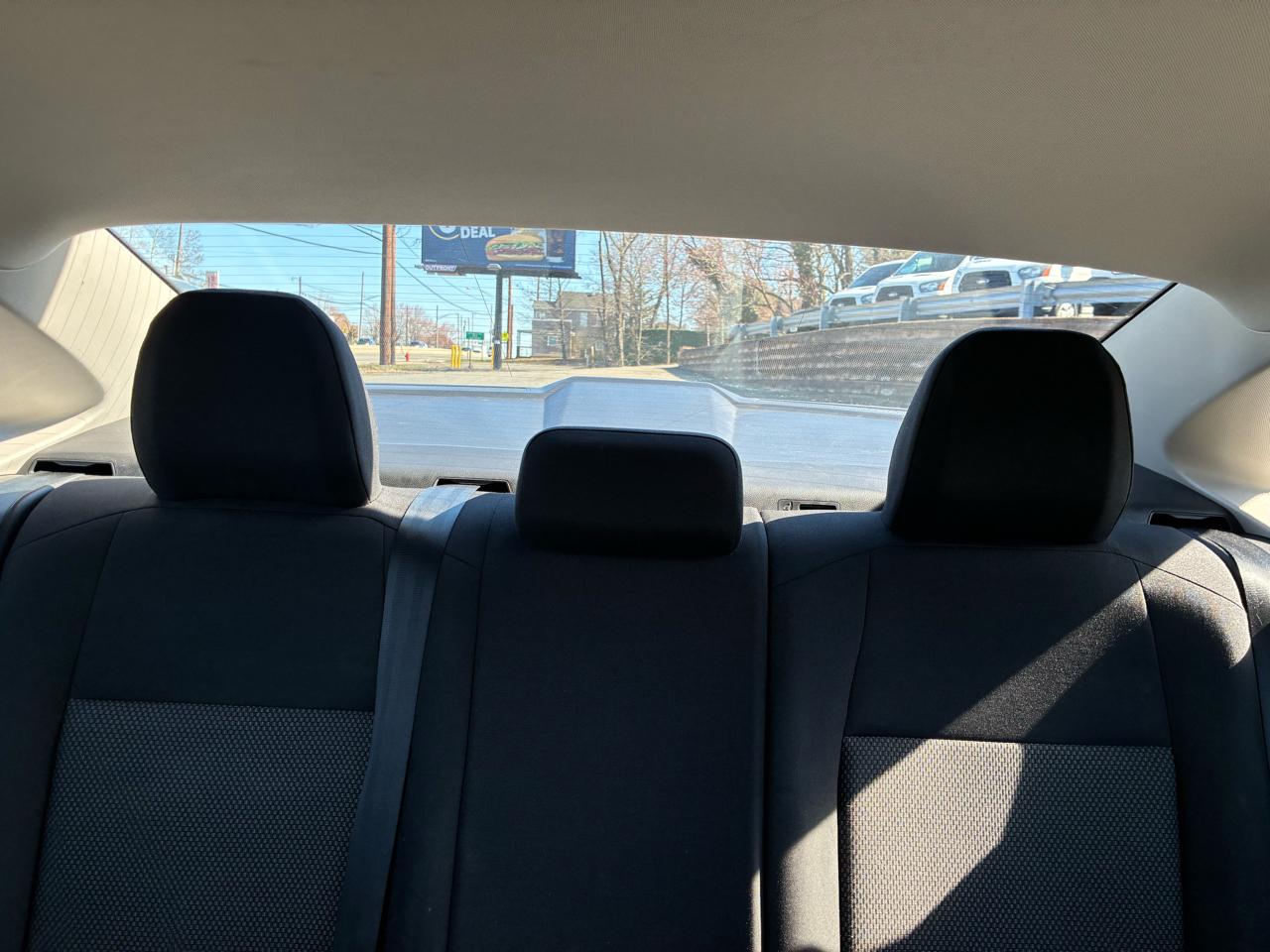 Volkswagen Jetta 1.4T S 8A 2020