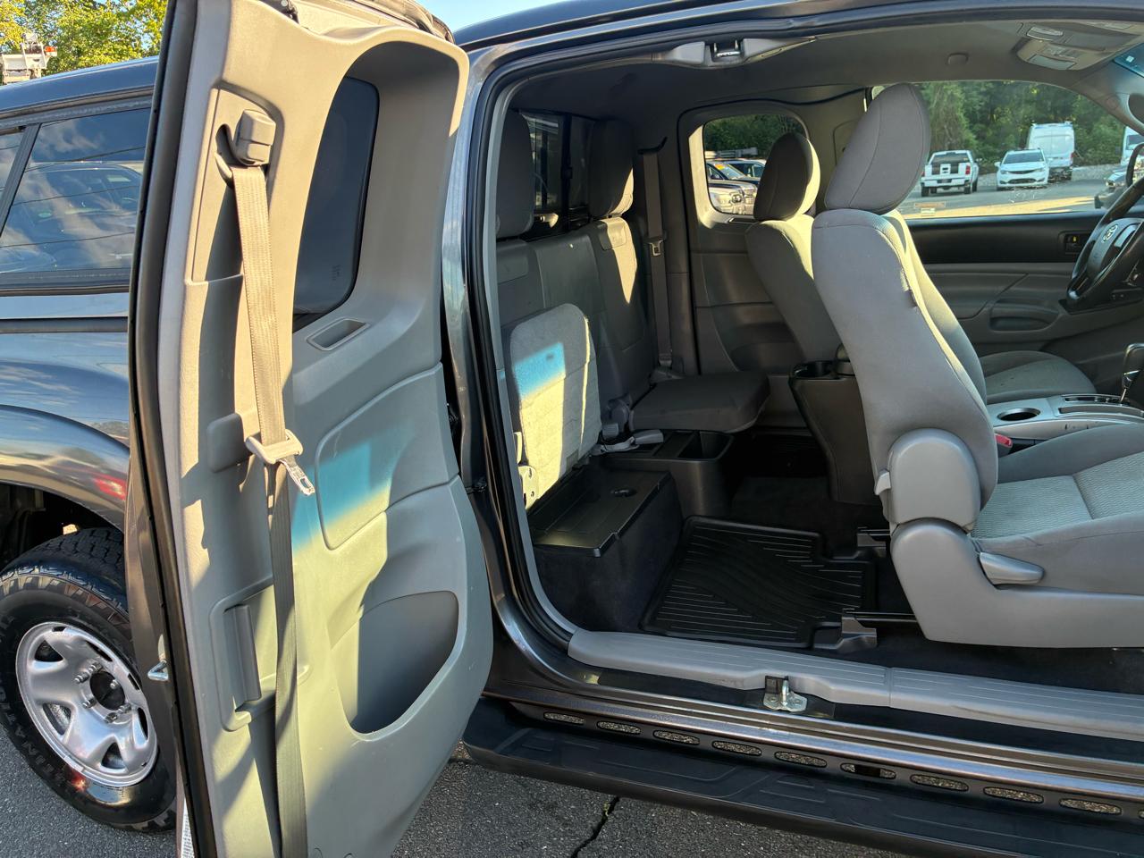 Toyota Tacoma Access Cab V6 Auto 4WD 2012