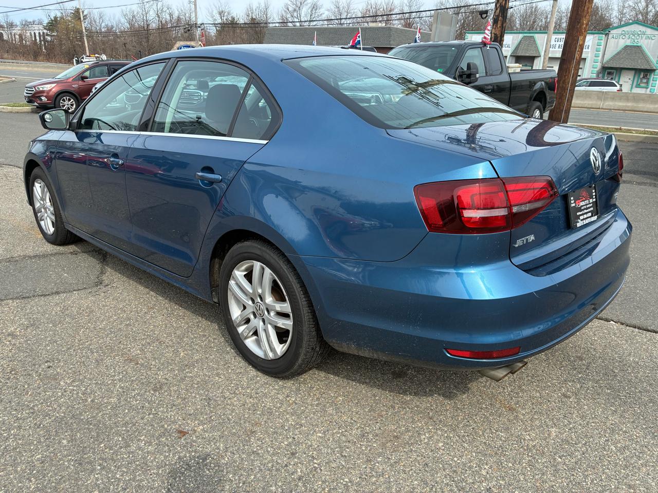 Volkswagen Jetta 1.4T S 6A 2017
