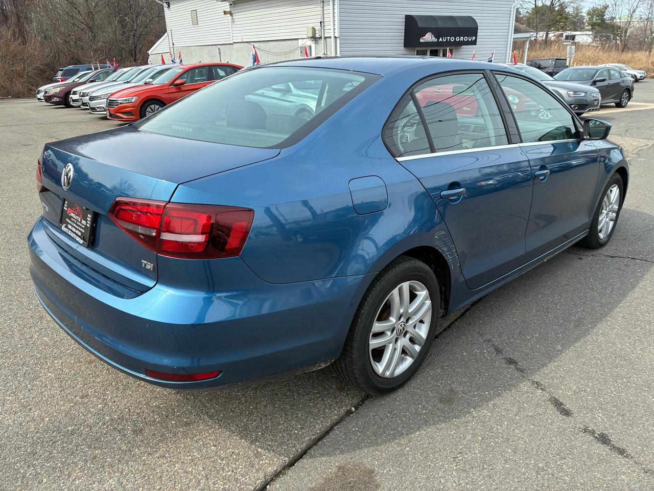 Volkswagen Jetta 1.4T S 6A 2017