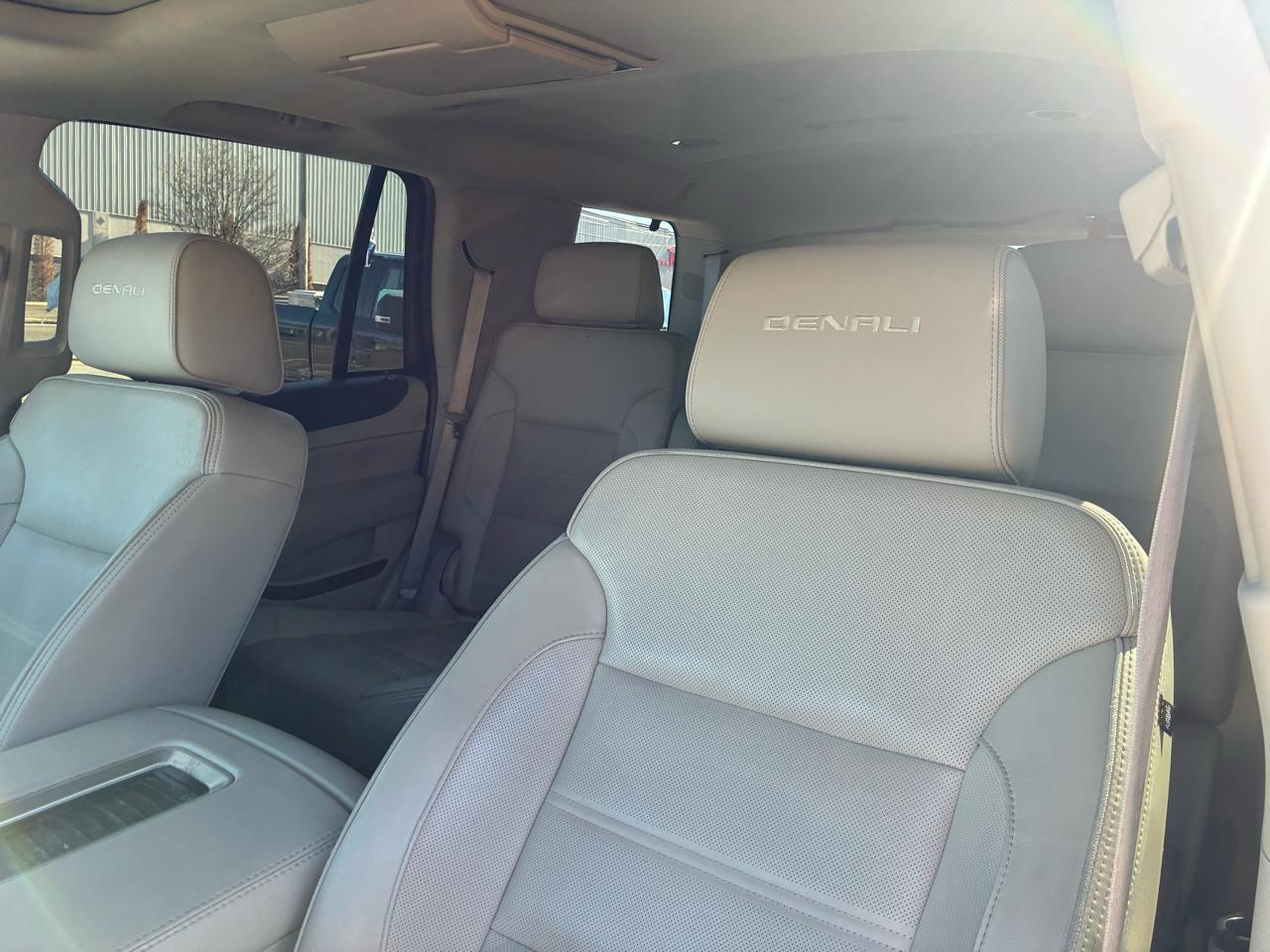 GMC Yukon Denali 4WD 2019