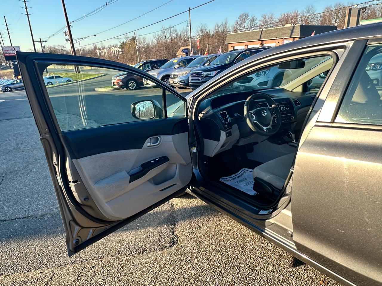 Honda Civic LX Sedan 5-Speed AT 2013