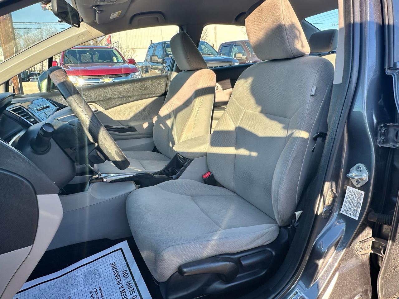 Honda Civic LX Sedan 5-Speed AT 2013