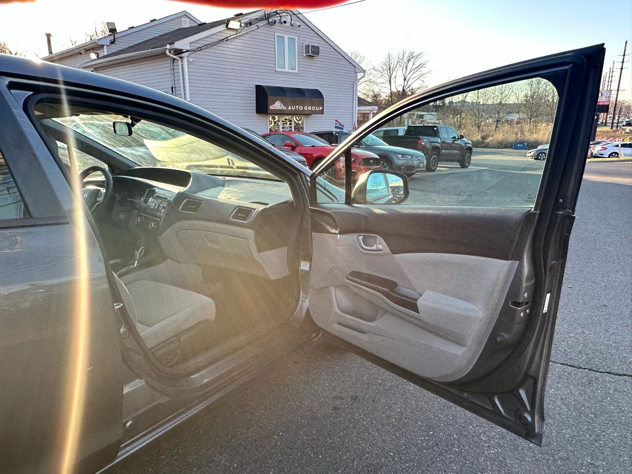 Honda Civic LX Sedan 5-Speed AT 2013