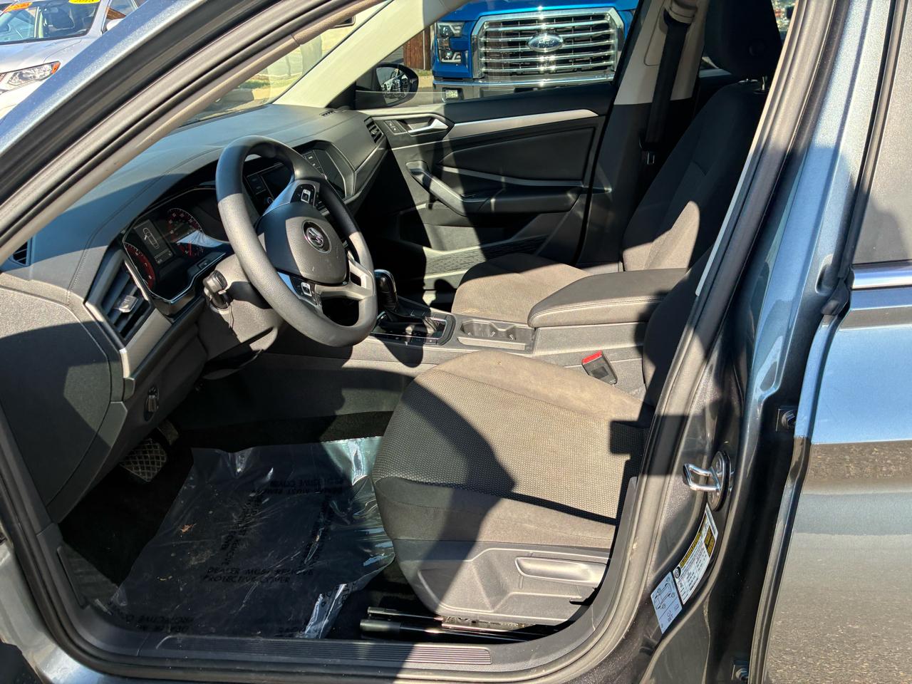 Volkswagen Jetta 1.4T S 8A 2020