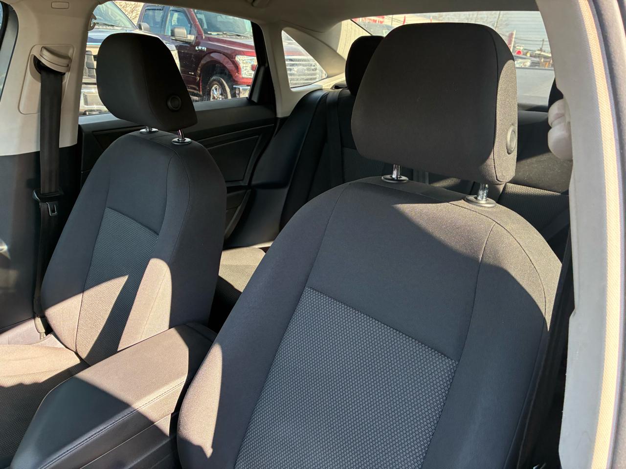 Volkswagen Jetta 1.4T S 8A 2020