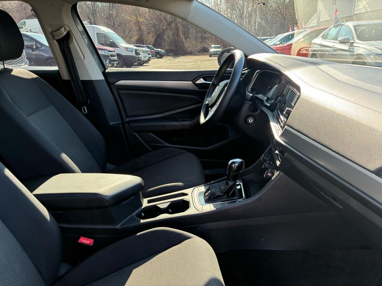 Volkswagen Jetta 1.4T S 8A 2020