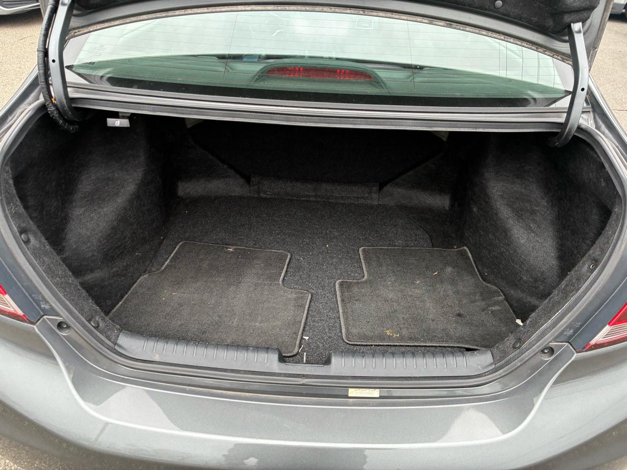 Honda Civic LX Sedan 5-Speed AT 2013