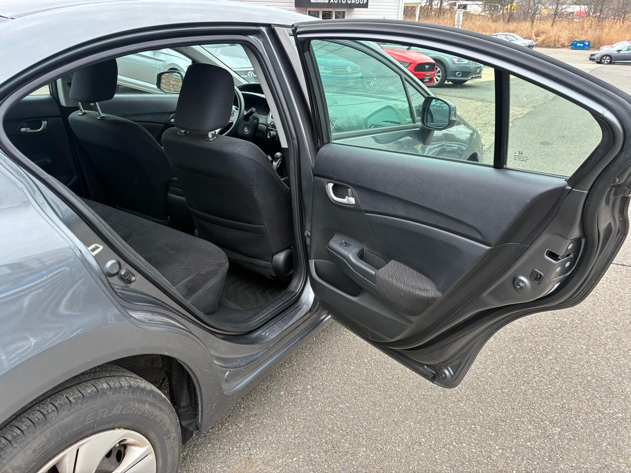 Honda Civic LX Sedan 5-Speed AT 2013