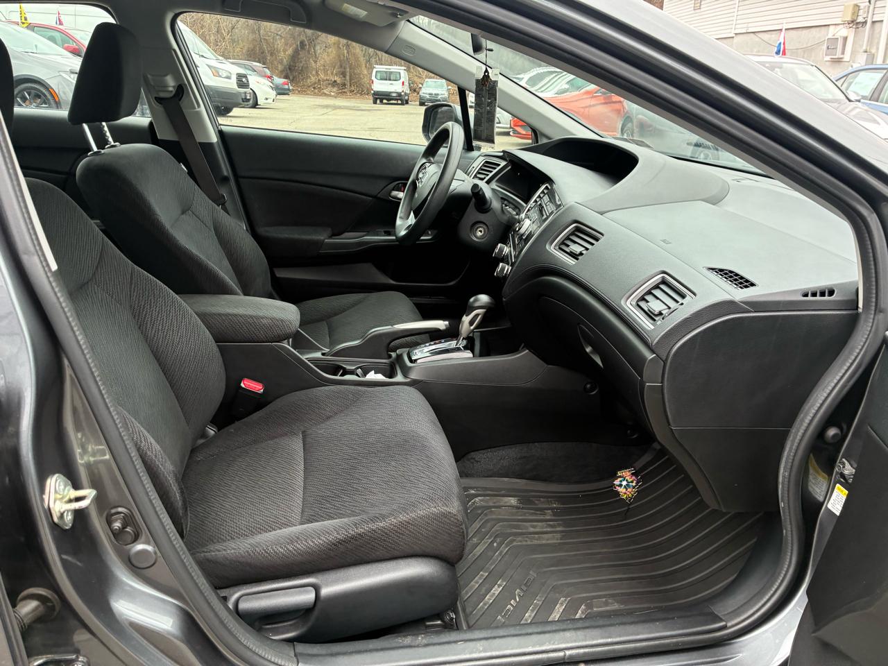 Honda Civic LX Sedan 5-Speed AT 2013
