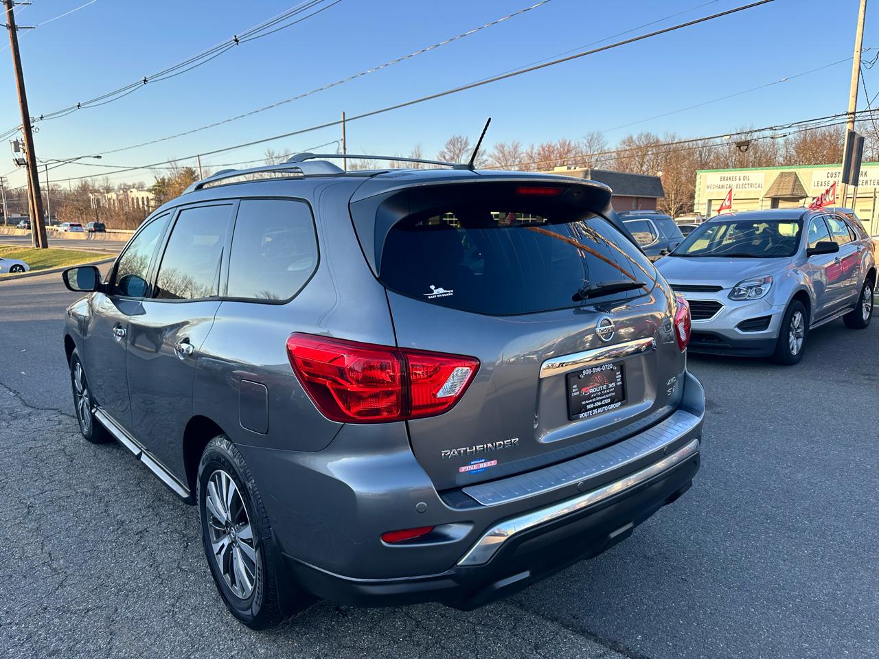Nissan Pathfinder Platinum 4WD 2017