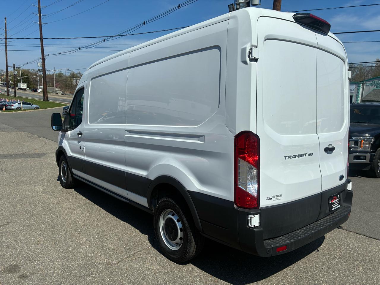 Ford Transit 150 Van Med. Roof w/Sliding Pass. 130-in. WB 2022