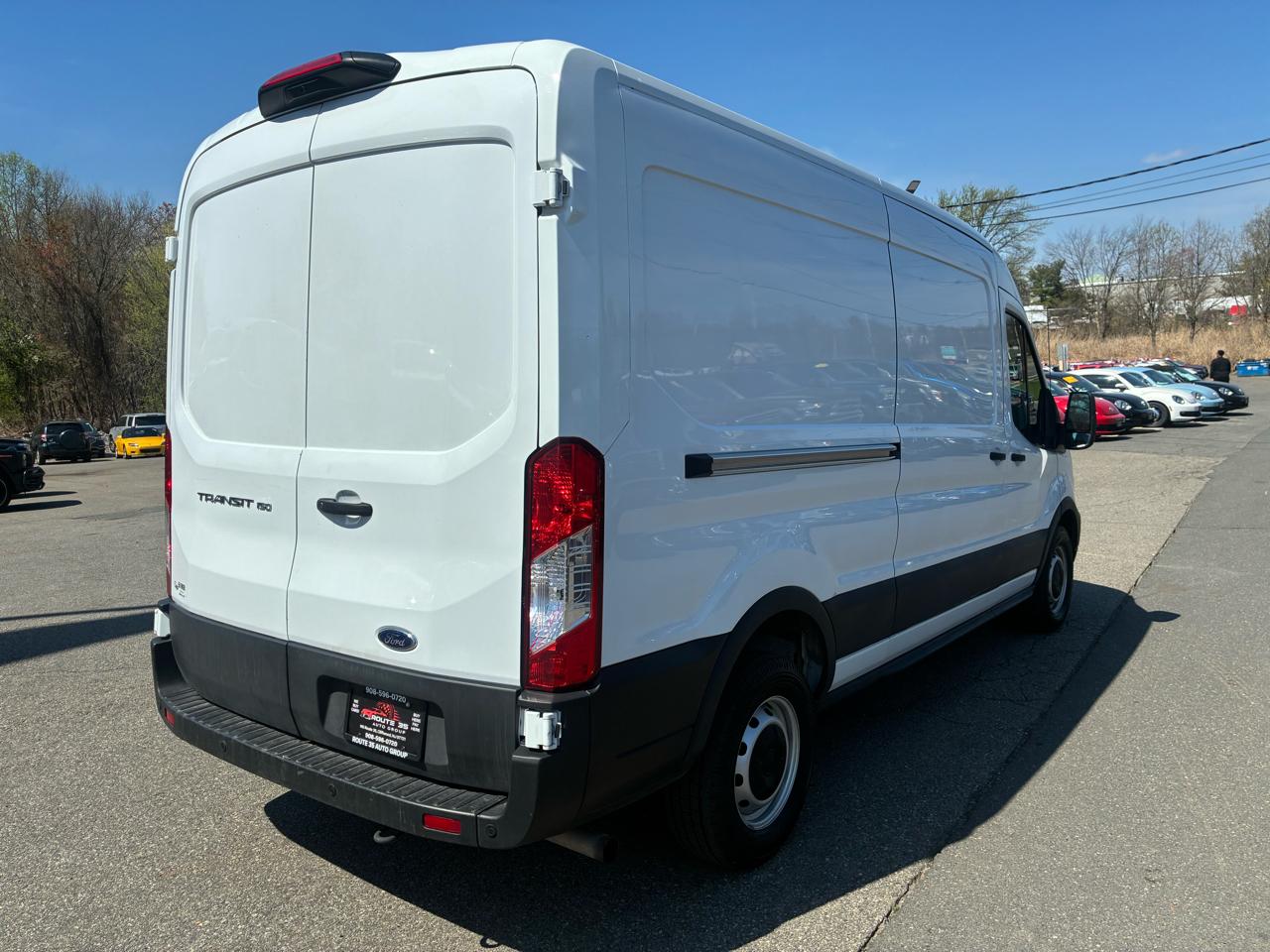 Ford Transit 150 Van Med. Roof w/Sliding Pass. 130-in. WB 2022