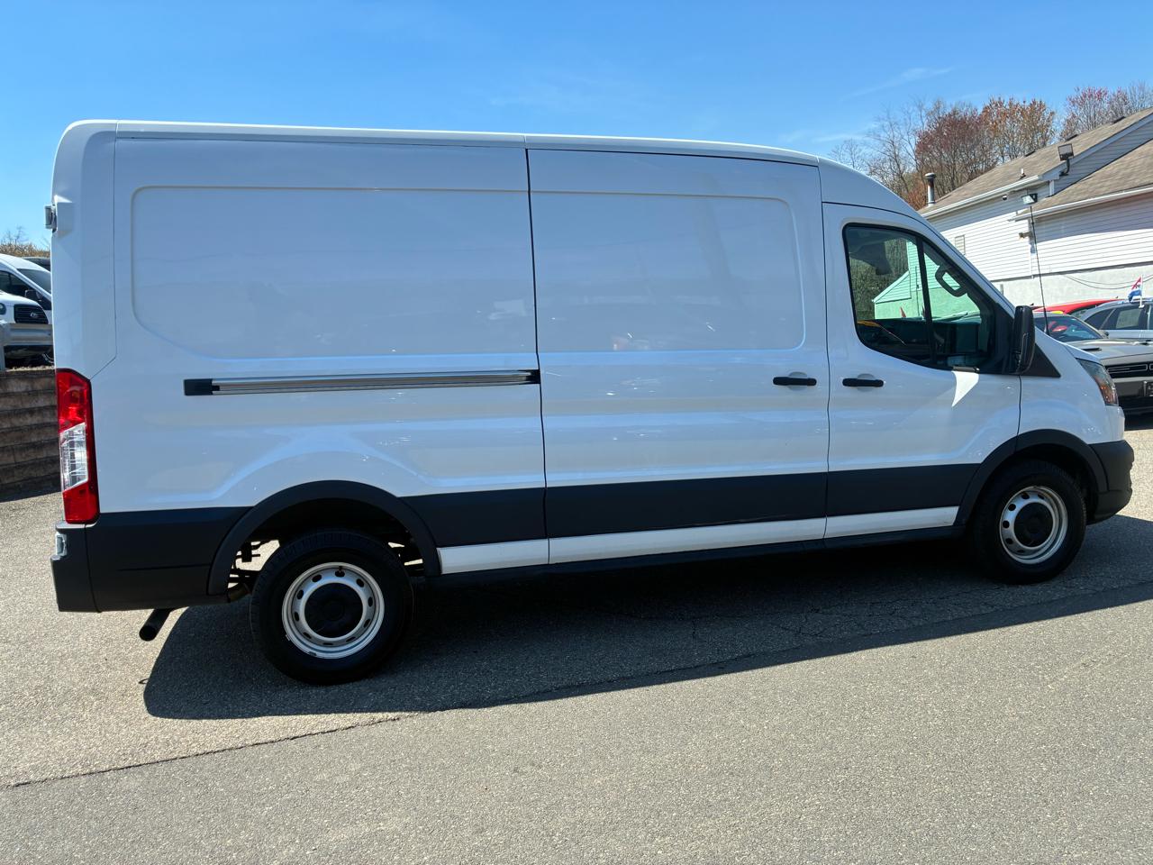 Ford Transit 150 Van Med. Roof w/Sliding Pass. 130-in. WB 2022
