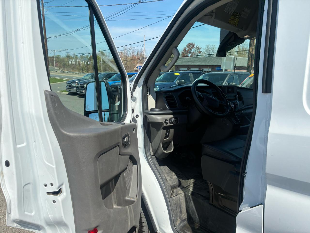 Ford Transit 150 Van Med. Roof w/Sliding Pass. 130-in. WB 2022