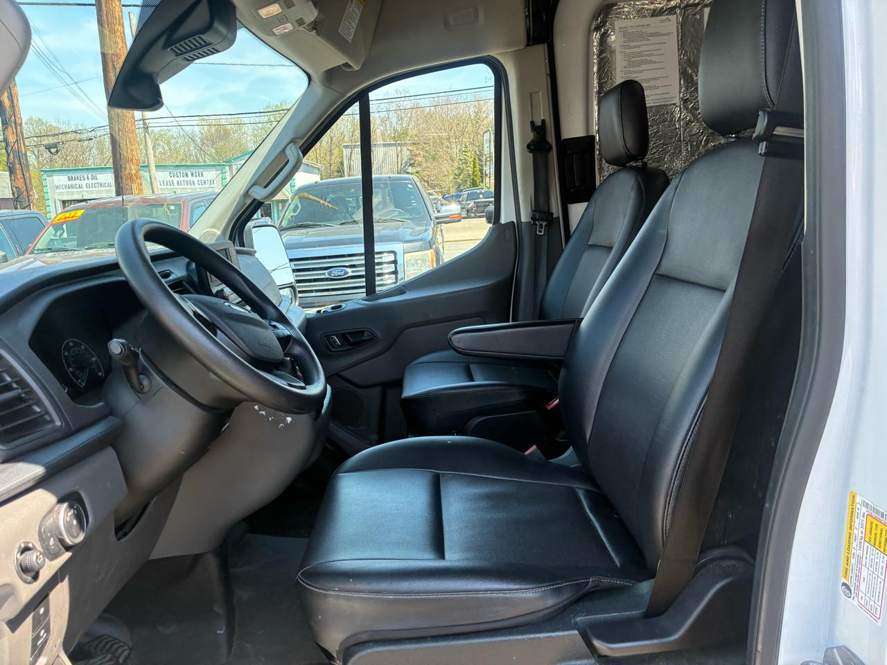 Ford Transit 150 Van Med. Roof w/Sliding Pass. 130-in. WB 2022