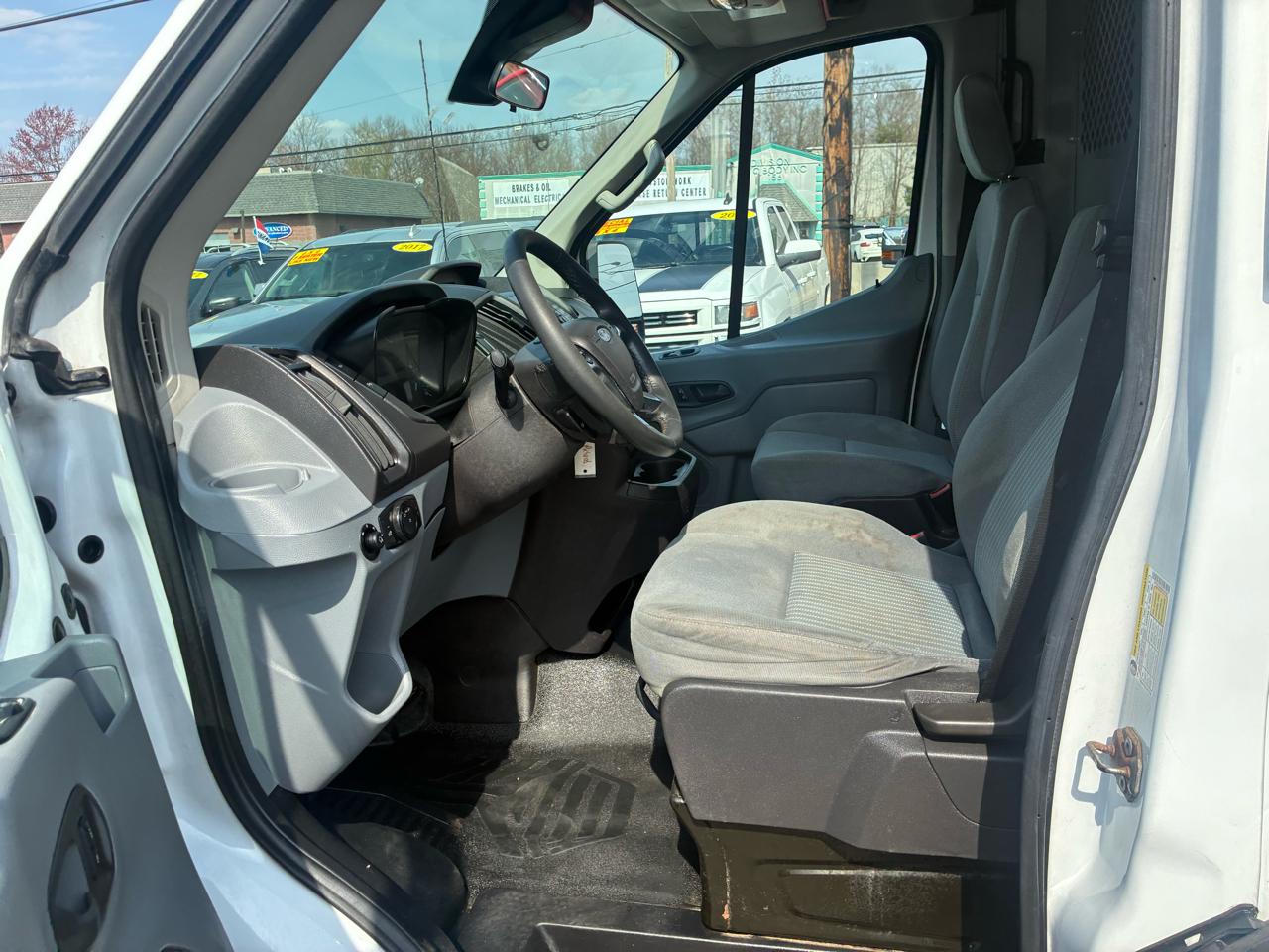 Ford Transit 250 Van Med. Roof w/Sliding Pass. 148-in. WB 2016