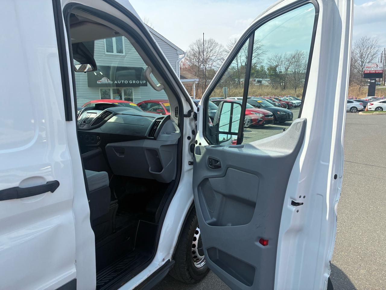 Ford Transit 250 Van Med. Roof w/Sliding Pass. 148-in. WB 2016