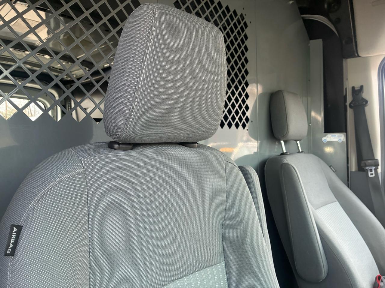 Ford Transit 250 Van Med. Roof w/Sliding Pass. 148-in. WB 2016