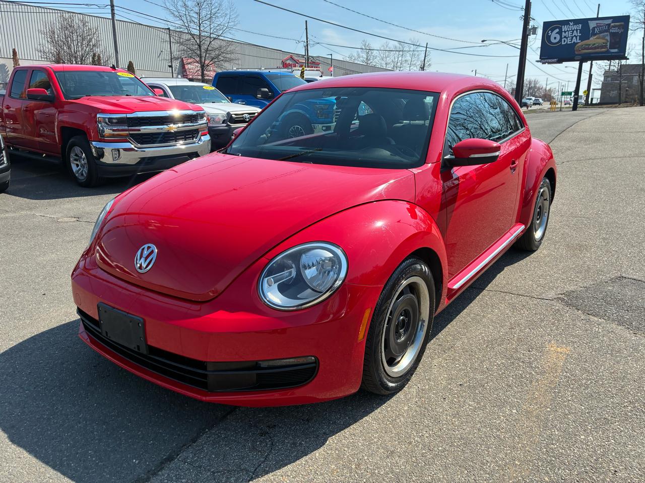 2012 Volkswagen Beetle 2.5L with Sound and Navigation