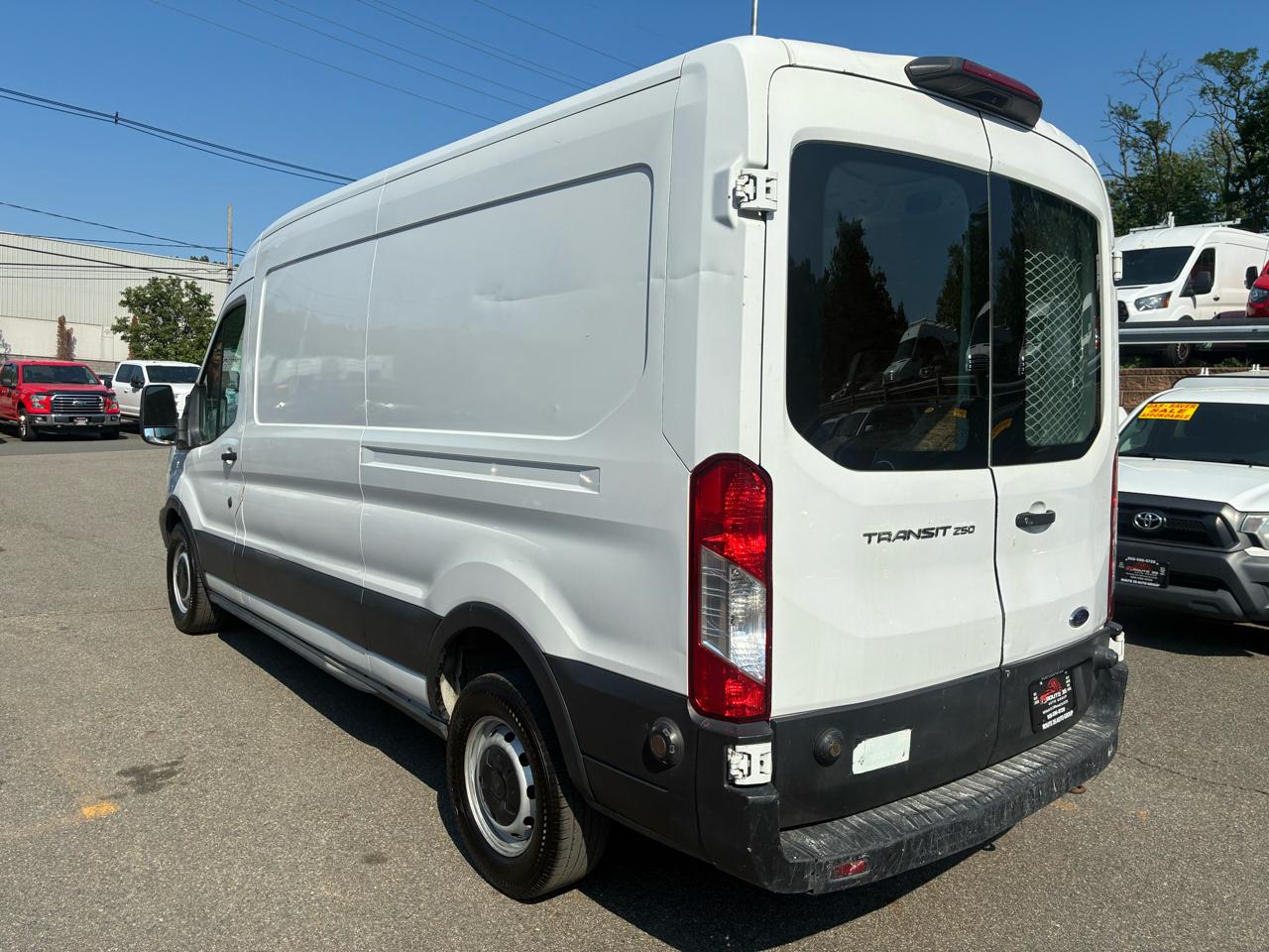 Ford Transit 250 Van Med. Roof w/Sliding Pass. 148-in. WB 2019
