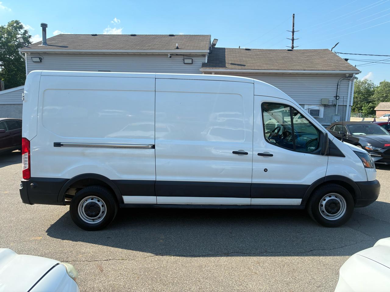 Ford Transit 250 Van Med. Roof w/Sliding Pass. 148-in. WB 2019