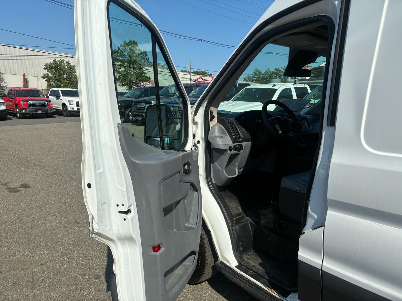 Ford Transit 250 Van Med. Roof w/Sliding Pass. 148-in. WB 2019