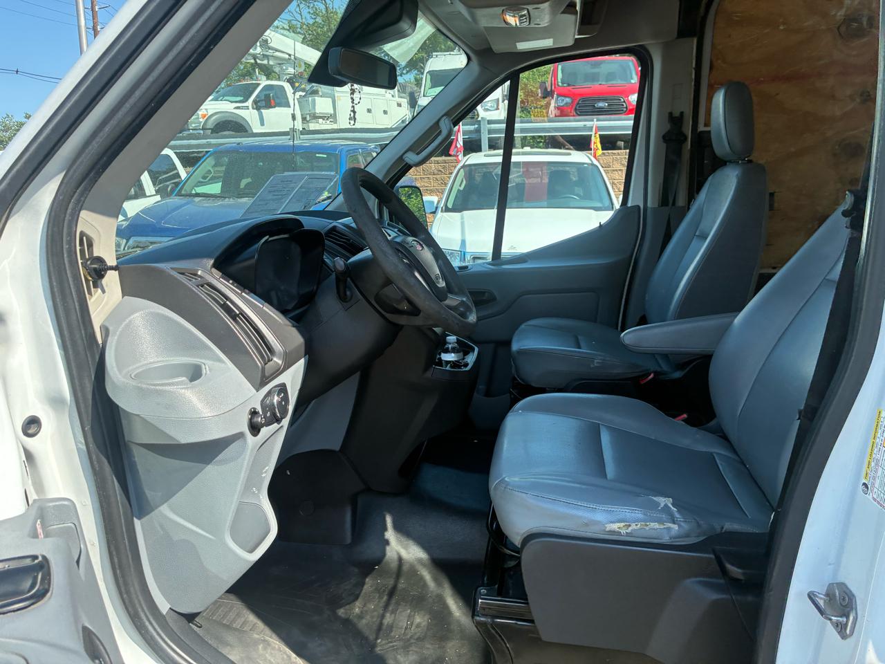 Ford Transit 250 Van Med. Roof w/Sliding Pass. 148-in. WB 2019