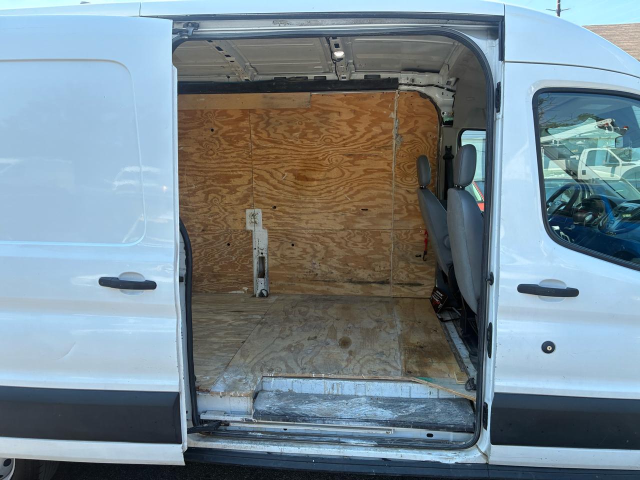 Ford Transit 250 Van Med. Roof w/Sliding Pass. 148-in. WB 2019