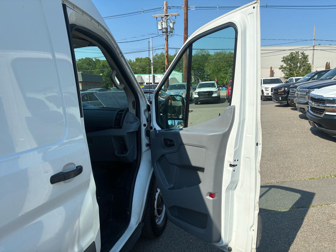 Ford Transit 250 Van Med. Roof w/Sliding Pass. 148-in. WB 2019