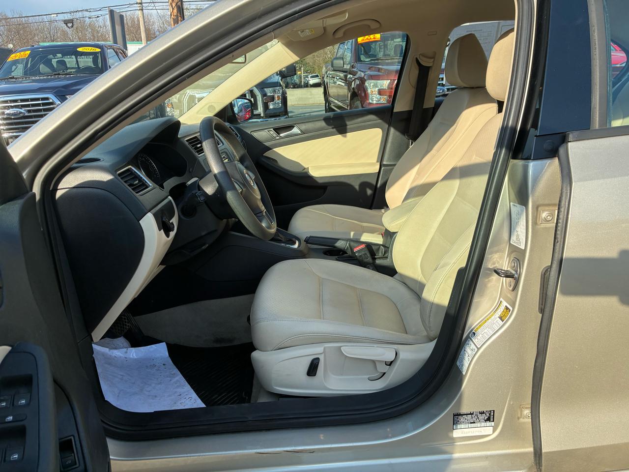 Volkswagen Jetta SE 2014
