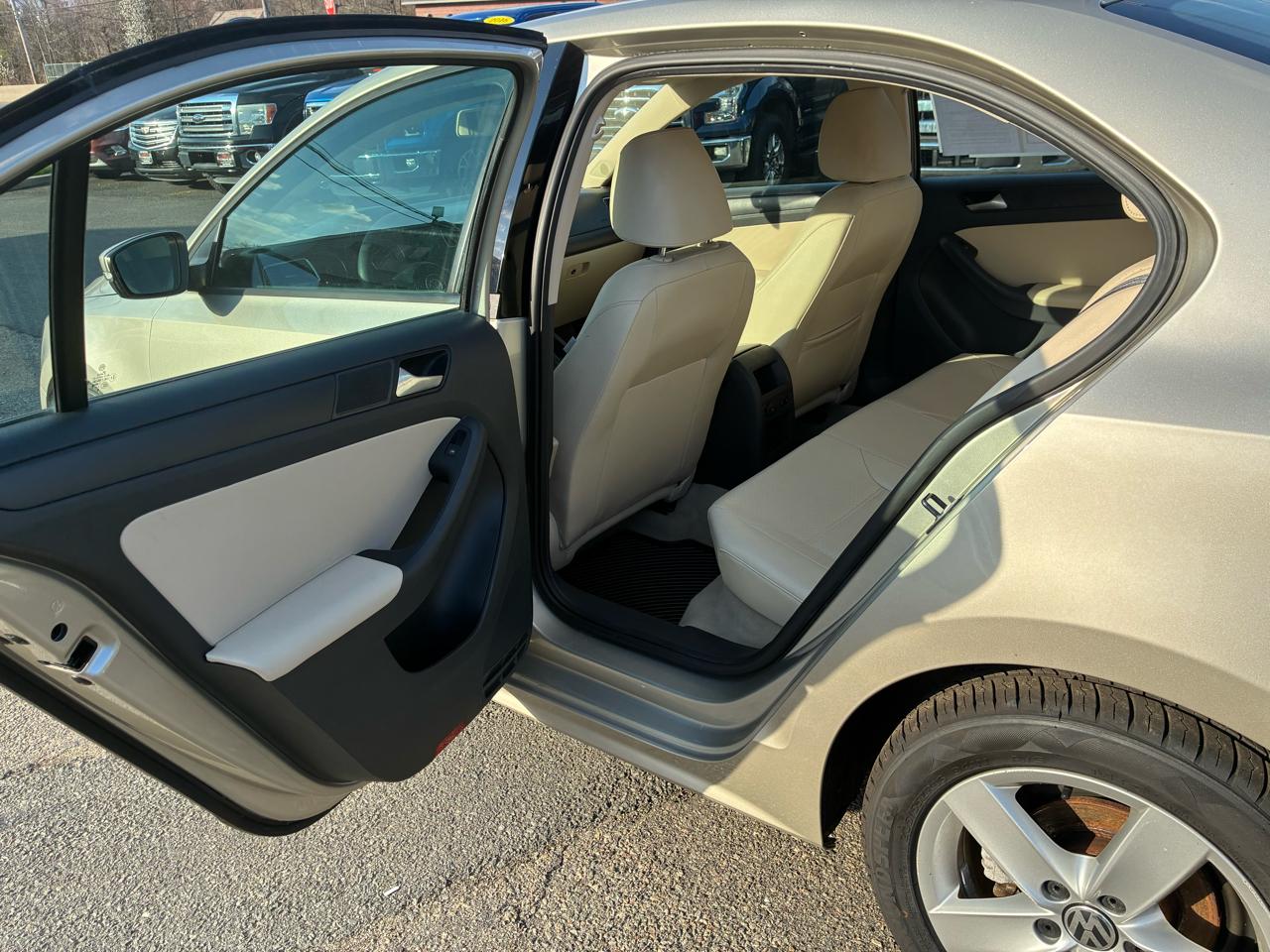 Volkswagen Jetta SE 2014
