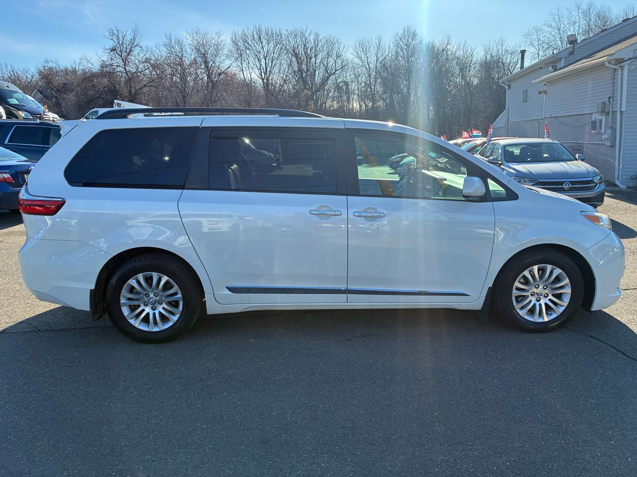 Toyota Sienna Limited Premium 7-Passenger 2017