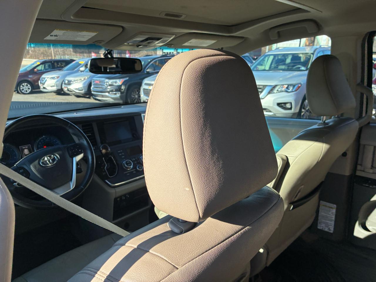 Toyota Sienna Limited Premium 7-Passenger 2017