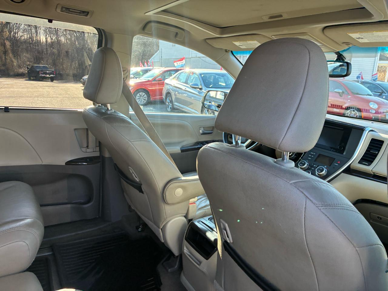 Toyota Sienna Limited Premium 7-Passenger 2017