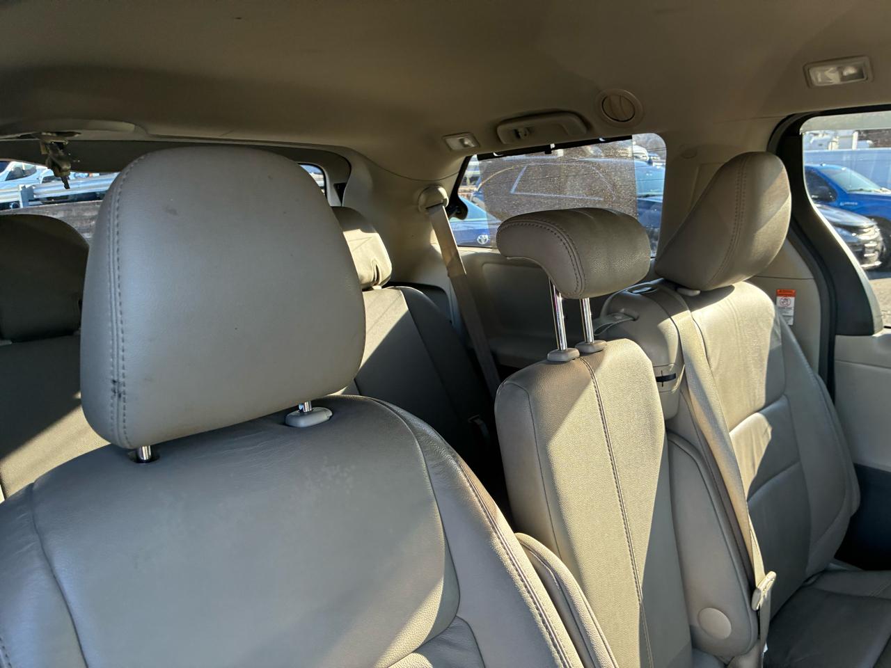 Toyota Sienna Limited Premium 7-Passenger 2017