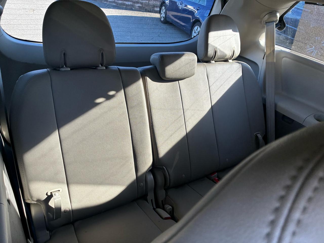 Toyota Sienna Limited Premium 7-Passenger 2017