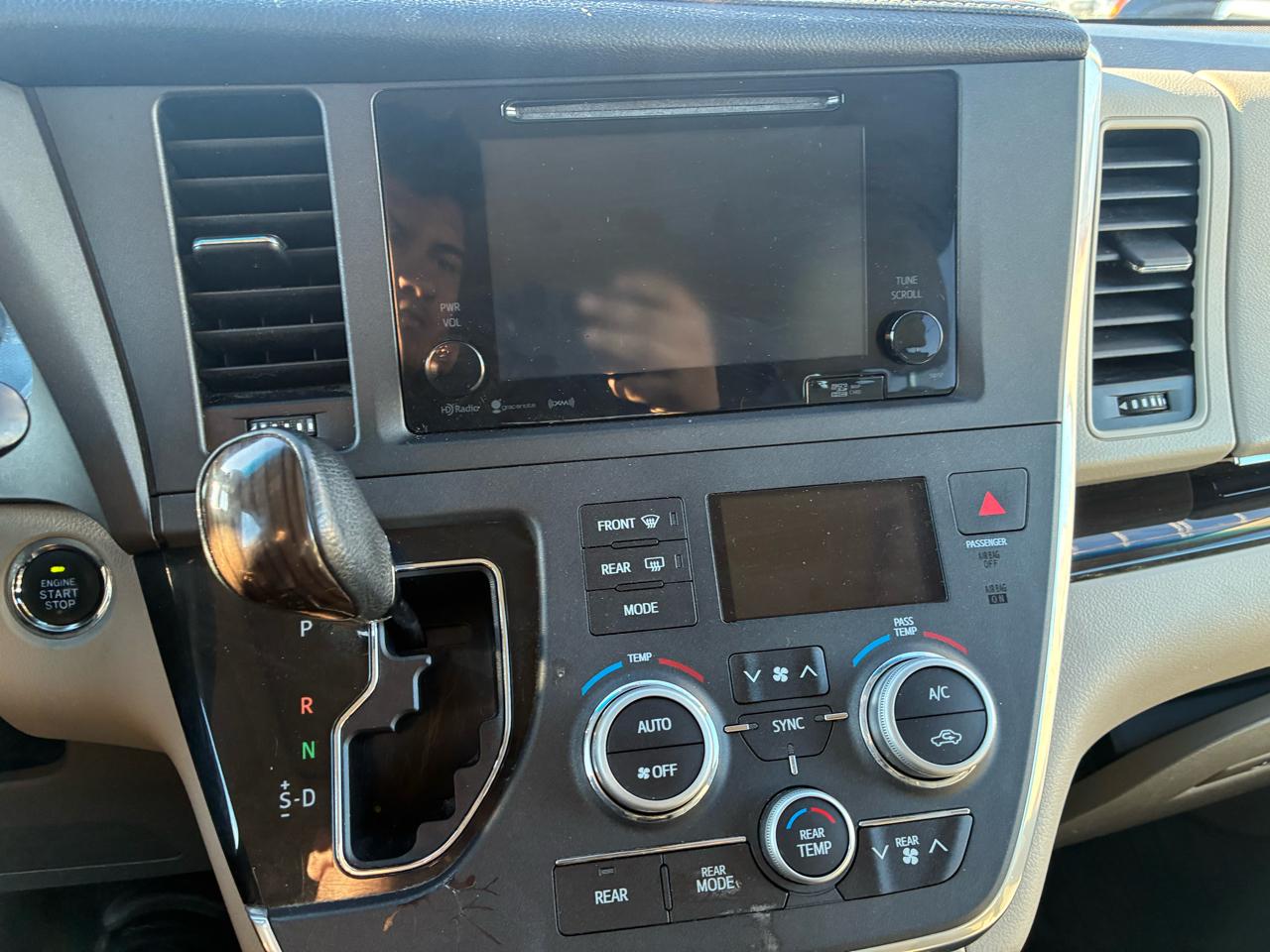 Toyota Sienna Limited Premium 7-Passenger 2017