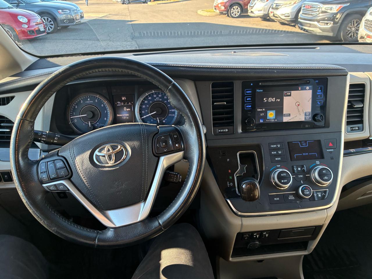 Toyota Sienna Limited Premium 7-Passenger 2017