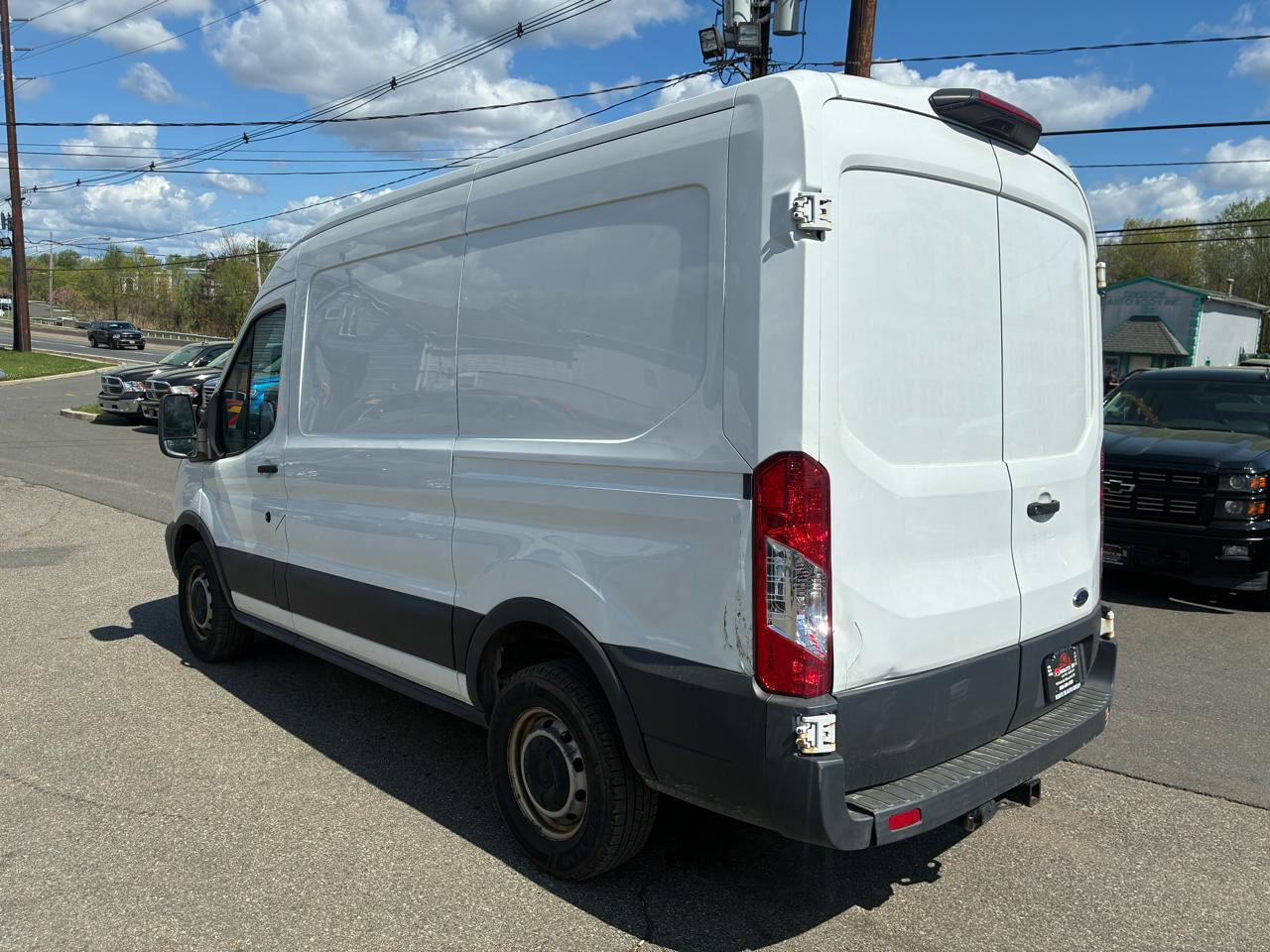 Ford Transit 250 Van Med. Roof w/Sliding Pass. 130-in. WB 2018