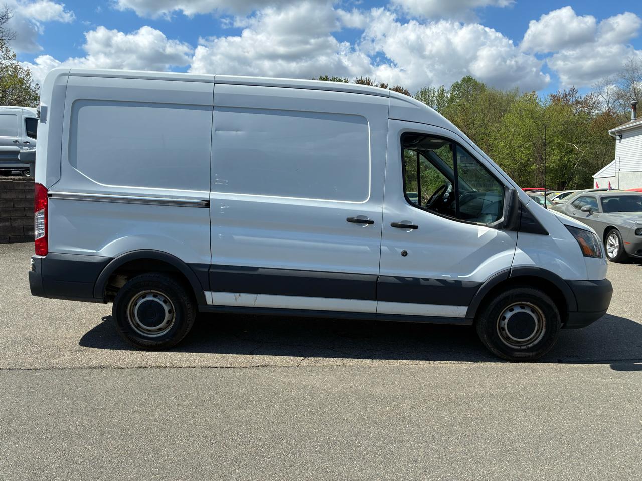 Ford Transit 250 Van Med. Roof w/Sliding Pass. 130-in. WB 2018